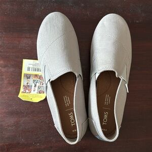 Brand new Toms